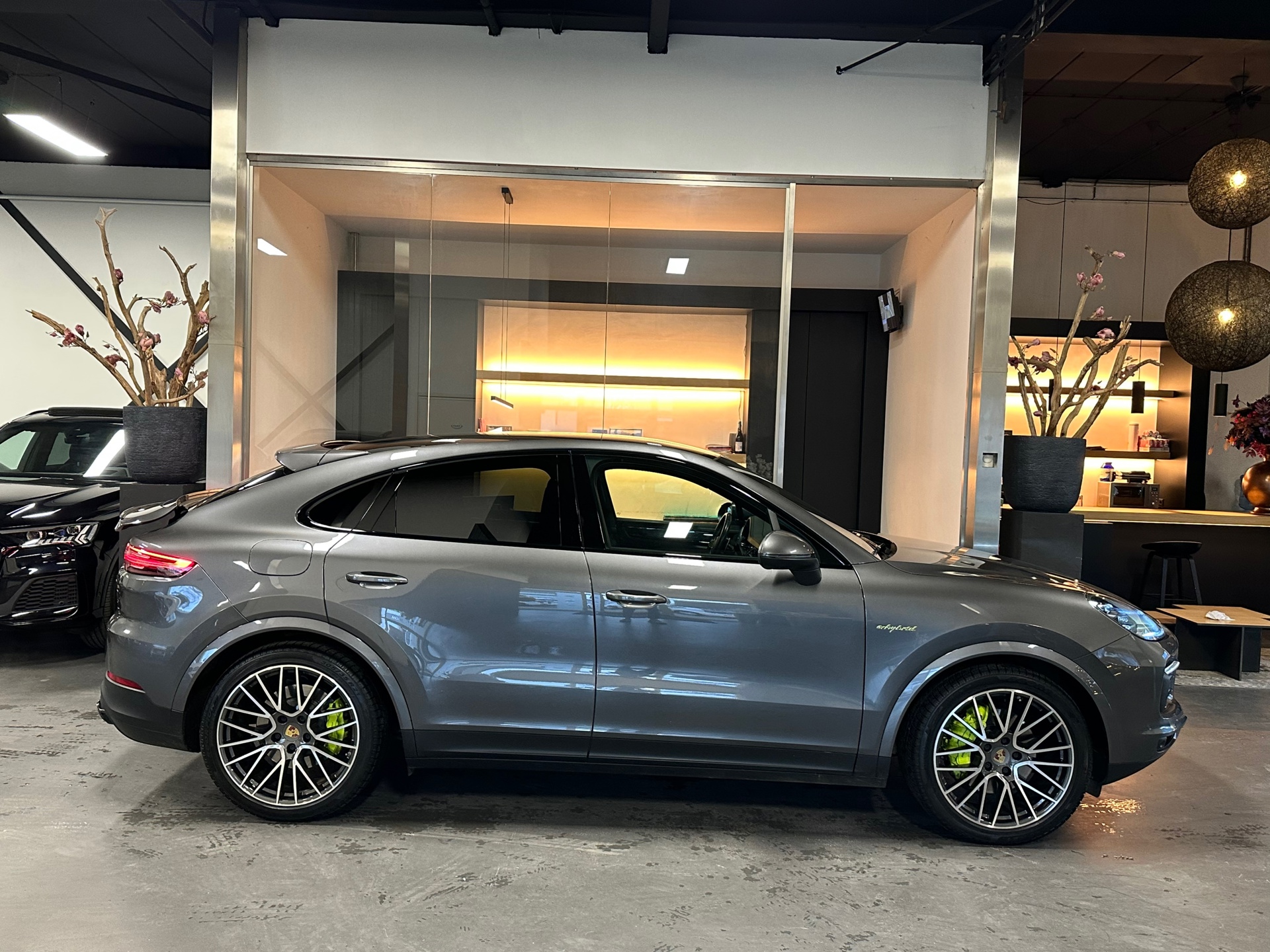 
Porsche Cayenne Coupé 3.0 E-Hybrid Panorama Luchtvering Memory Distronic vol									