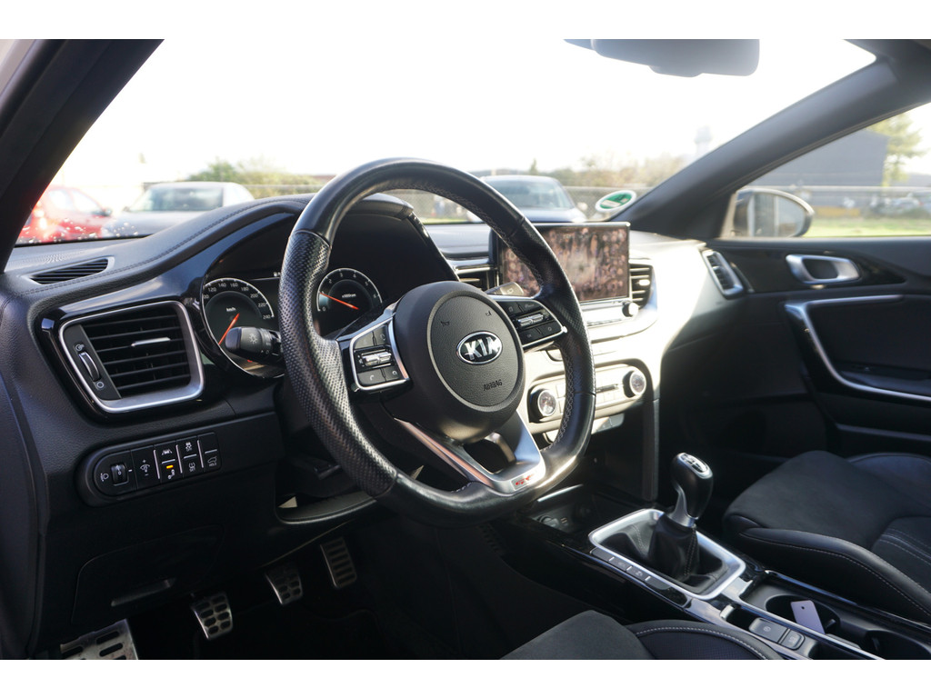 
Kia Proceed ProCeed 1.0 T-GDI GT-PlusLine | PANO DAK | CAMERA | LEDER/ALCANTARA | FULL LED | vol									