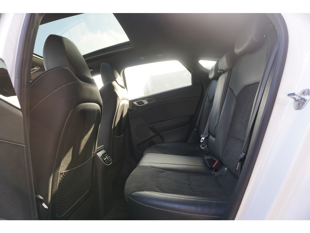 
Kia Proceed ProCeed 1.0 T-GDI GT-PlusLine | PANO DAK | CAMERA | LEDER/ALCANTARA | FULL LED | vol									