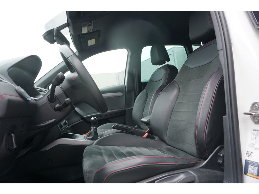 
Seat Arona Arona 1.0 TSI 115 PK FR Intense | CAMERA | VIRT. COCKPIT | BEATS | TREKHAAK | LEDER/ALCANTARA | vol									