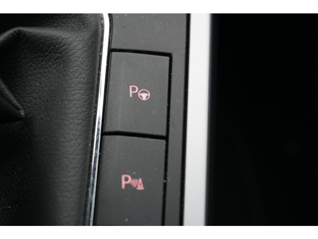 
Seat Arona Arona 1.0 TSI 115 PK FR Intense | CAMERA | VIRT. COCKPIT | BEATS | TREKHAAK | LEDER/ALCANTARA | vol									