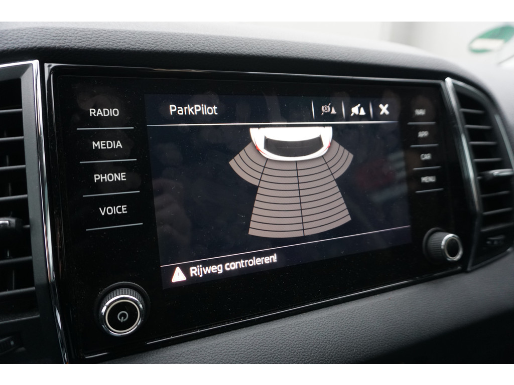 
Skoda Karoq Karoq 1.0 TSI Ambition | TREKHAAK | CLIMATE | APPLE/ANDROID | vol									