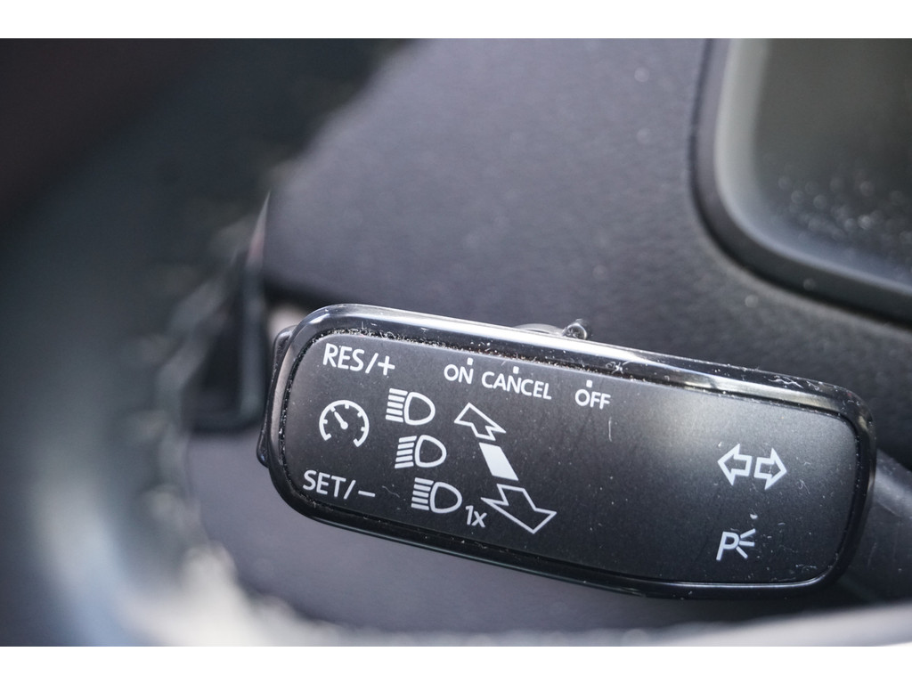 
Skoda Karoq Karoq 1.0 TSI Business Edition | STOELVERW. | APPLE/ANDROID | CLIMA | vol									