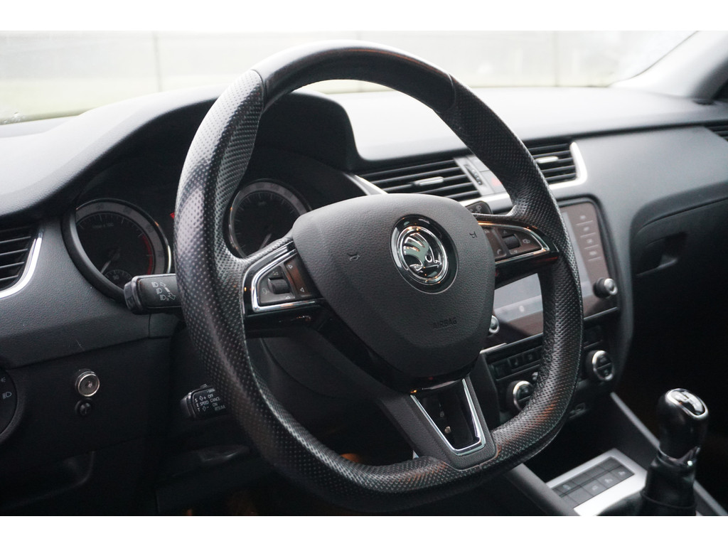 
Skoda Octavia Octavia Combi 1.0 TSI Ambition | PANO | CAMERA | FULL LED | TREKHAAK | STOELVERW. | HALF LEER | vol									