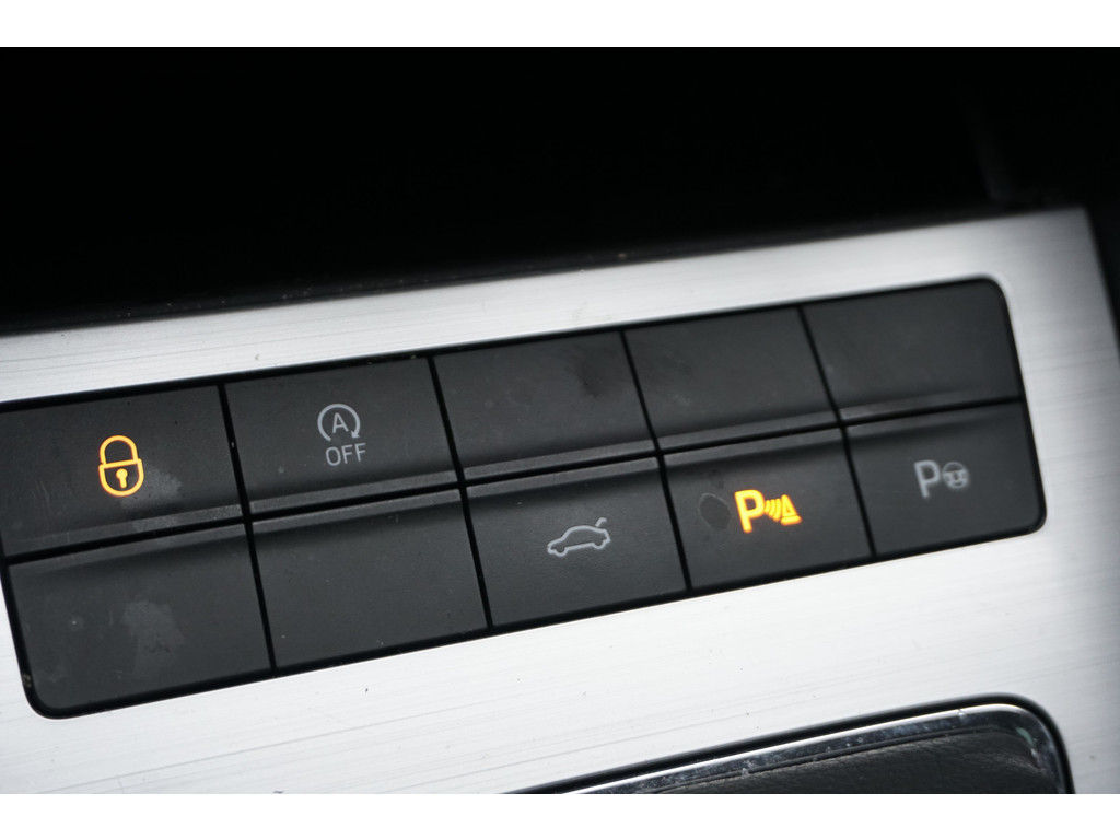 
Skoda Octavia Octavia Combi 1.0 TSI Ambition | PANO | CAMERA | FULL LED | TREKHAAK | STOELVERW. | HALF LEER | vol									