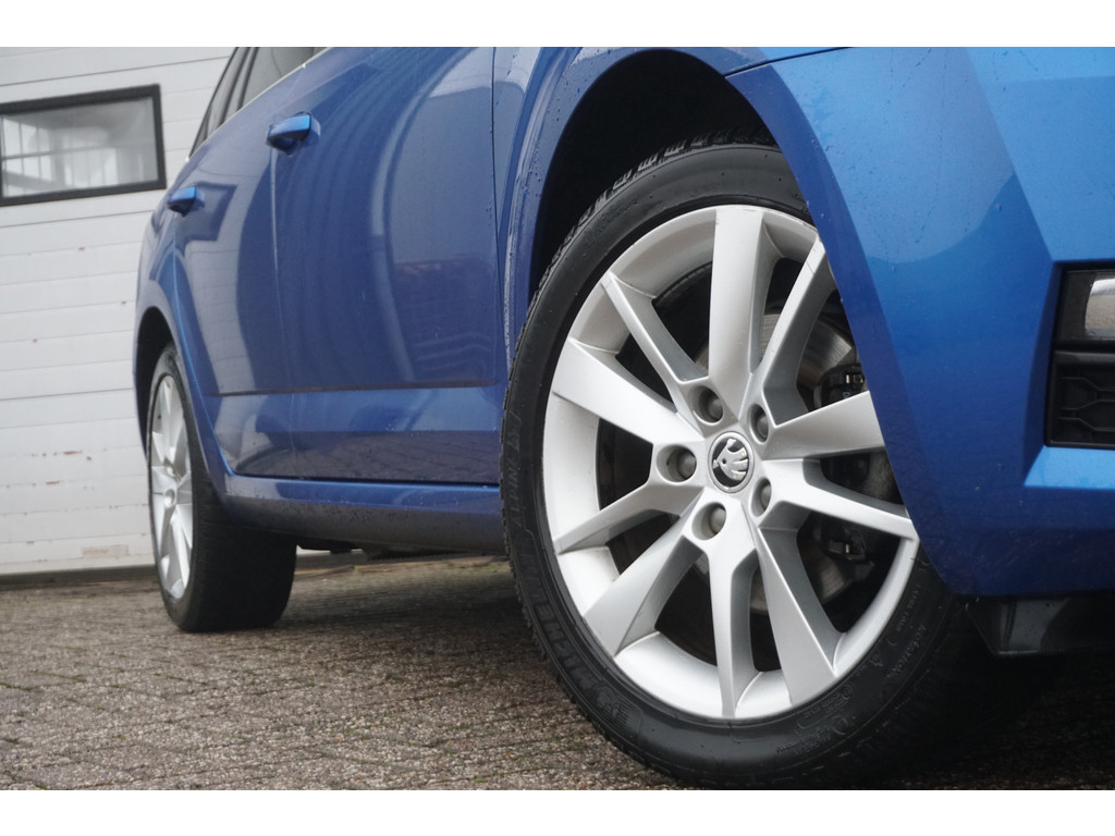 
Skoda Octavia Octavia Combi 1.0 TSI Ambition | PANO | CAMERA | FULL LED | TREKHAAK | STOELVERW. | HALF LEER | vol									