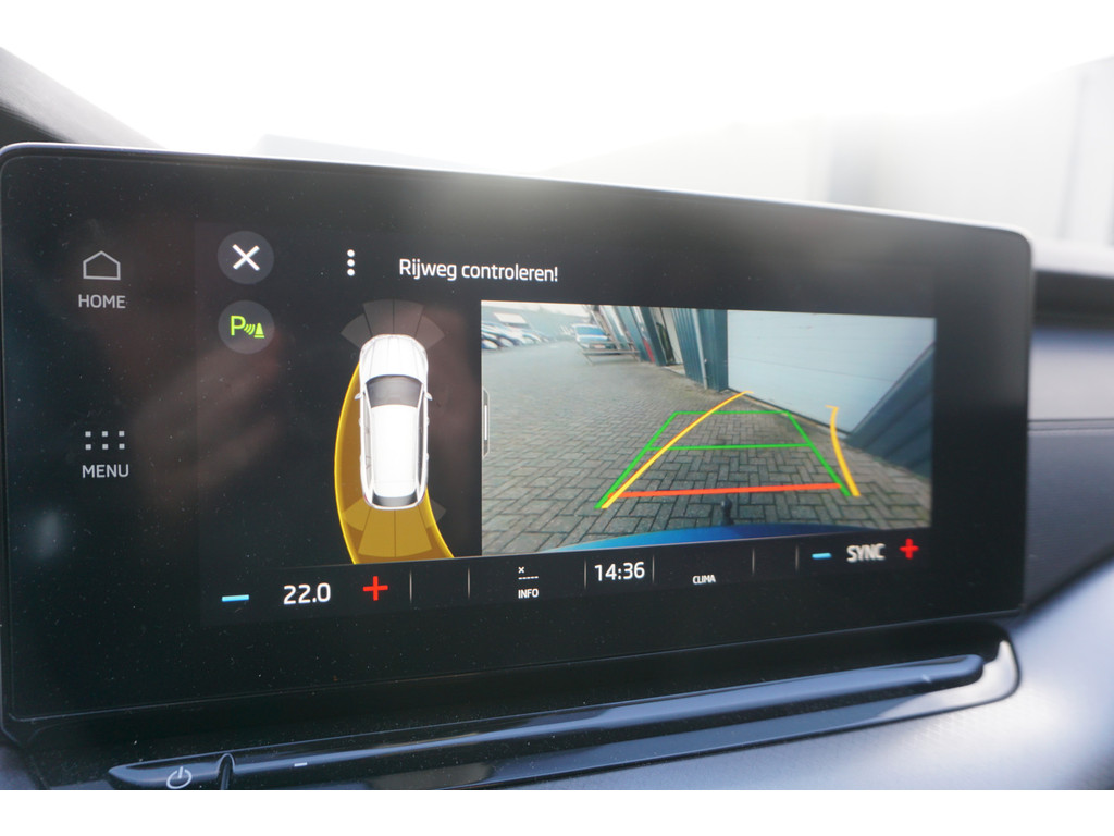 
Skoda Octavia Octavia Combi 1.0 TSI Business Edition | CAMERA | TREKHAAK | FULL LED | vol									