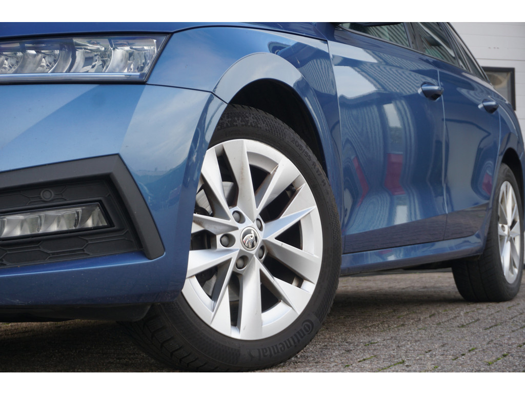 
Skoda Octavia Octavia Combi 1.0 TSI Business Edition | CAMERA | TREKHAAK | FULL LED | vol									