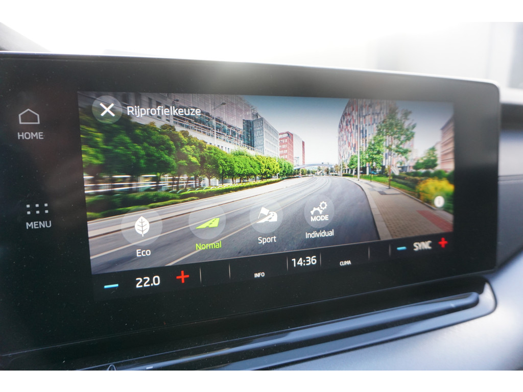 
Skoda Octavia Octavia Combi 1.0 TSI Business Edition | CAMERA | TREKHAAK | FULL LED | vol									