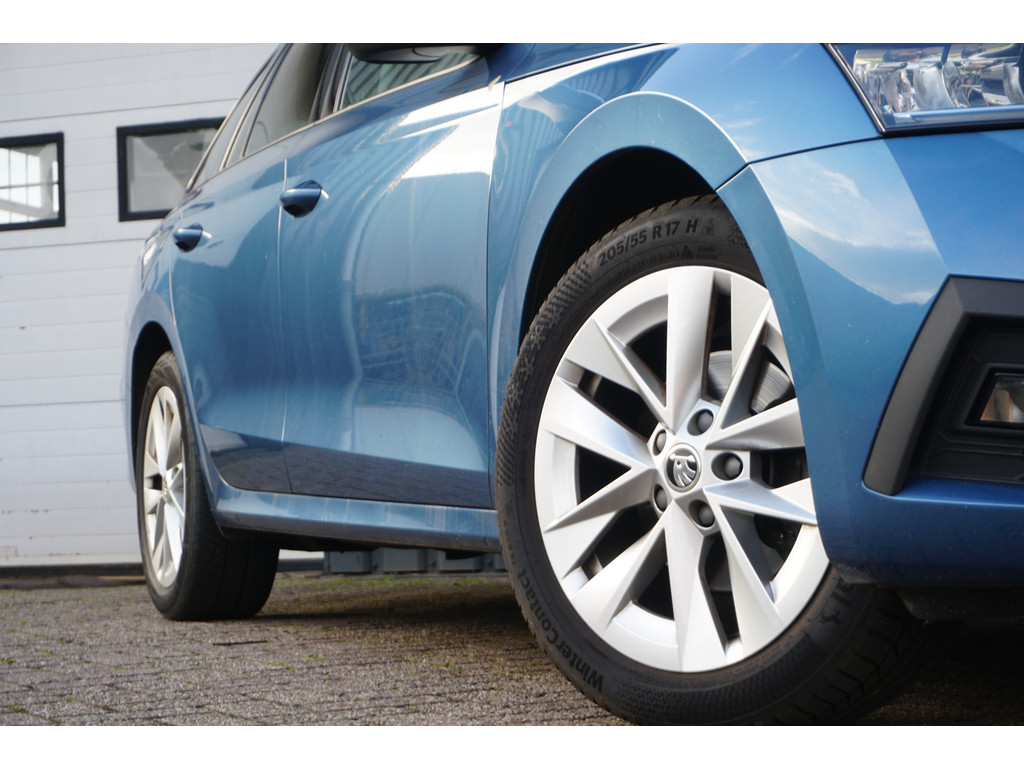 
Skoda Octavia Octavia Combi 1.0 TSI Business Edition | CAMERA | TREKHAAK | FULL LED | vol									