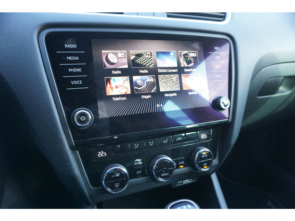 
Skoda Octavia Octavia Combi 1.0 TSI Sport | TREKHAAK | APPLE/ANDROID | SPORTSTOELEN | vol									