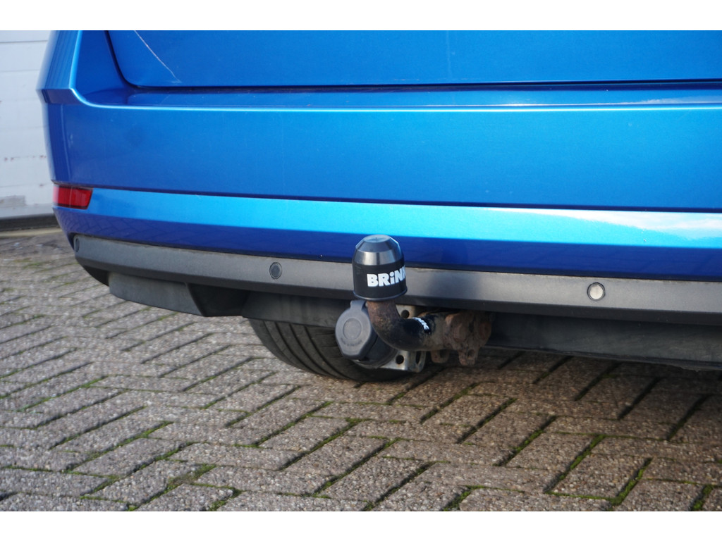 
Skoda Octavia Octavia Combi 1.0 TSI Sport | TREKHAAK | APPLE/ANDROID | SPORTSTOELEN | vol									