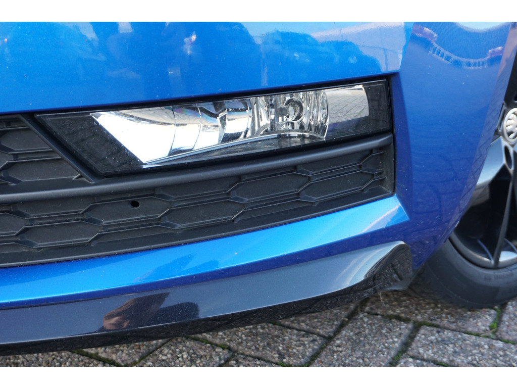 
Skoda Octavia Octavia Combi 1.0 TSI Sport | TREKHAAK | APPLE/ANDROID | SPORTSTOELEN | vol									