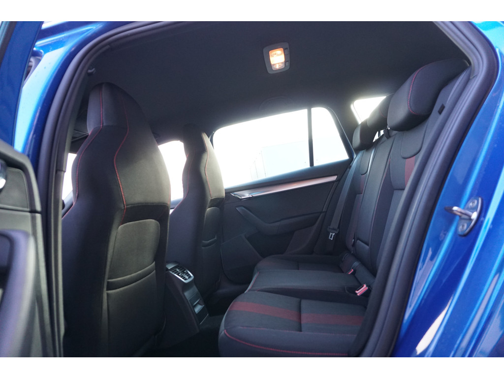 
Skoda Octavia Octavia Combi 1.0 TSI Sport | TREKHAAK | APPLE/ANDROID | SPORTSTOELEN | vol									