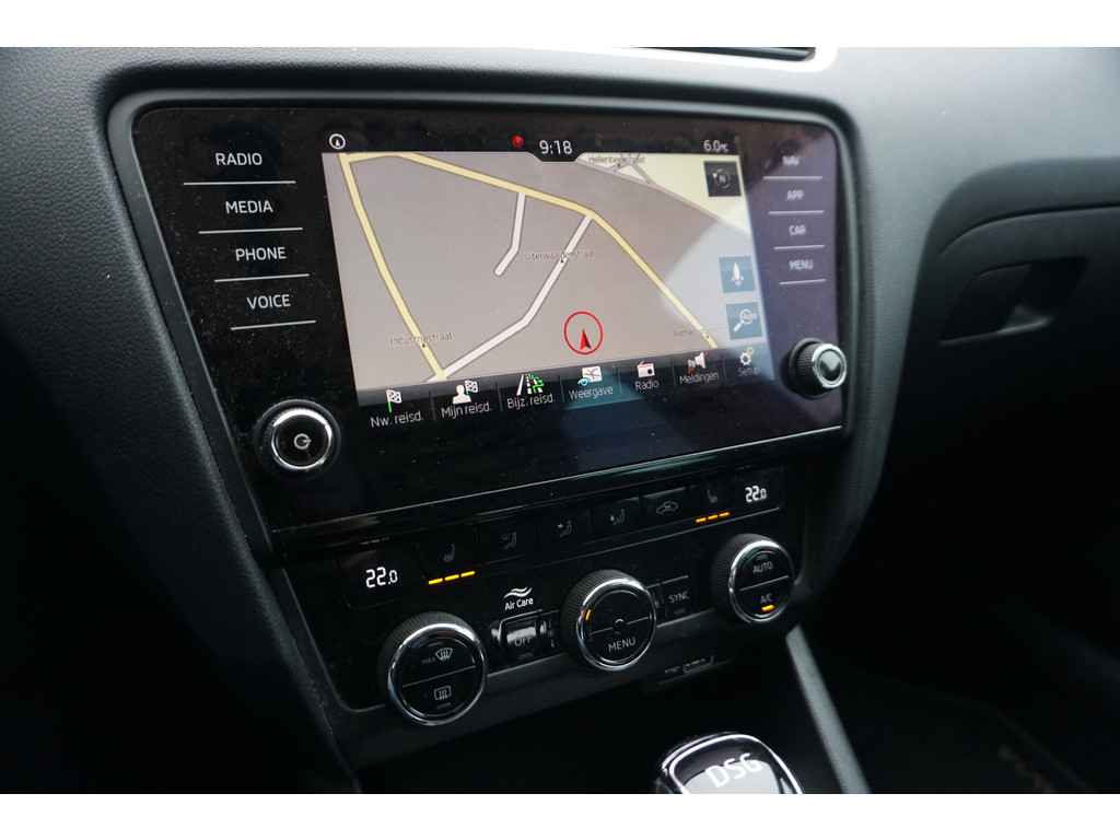 
Skoda Octavia Octavia Combi 1.5 TSI DSG 150 PK Greentech Edition | HALF LEER | TREKHAAK | STOELVERW. | vol									