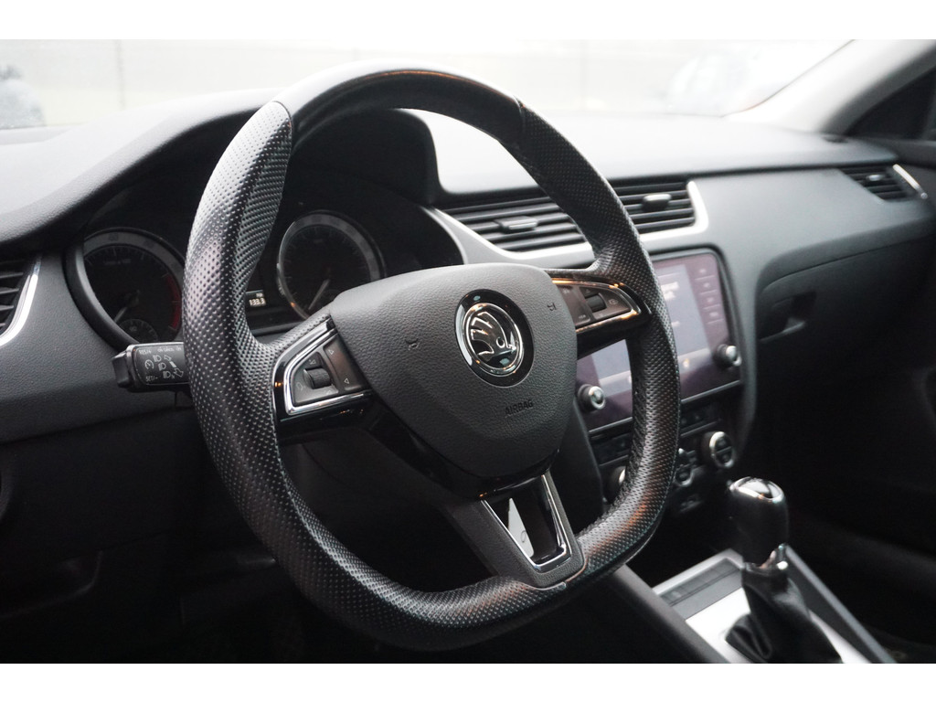 
Skoda Octavia Octavia Combi 1.5 TSI DSG 150 PK Greentech Edition | HALF LEER | TREKHAAK | STOELVERW. | vol									