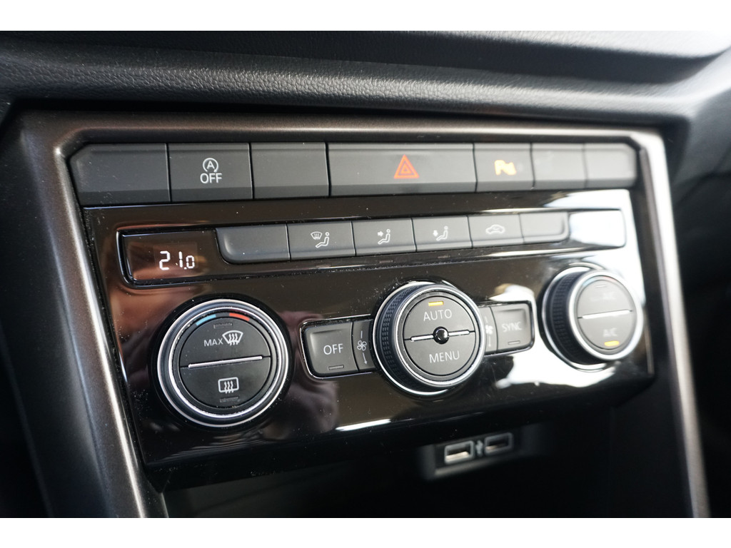 
Volkswagen T-roc T-Roc 1.0 TSI Style | TREKHAAK | CLIMATE | CARPLAY | NAVI | vol									