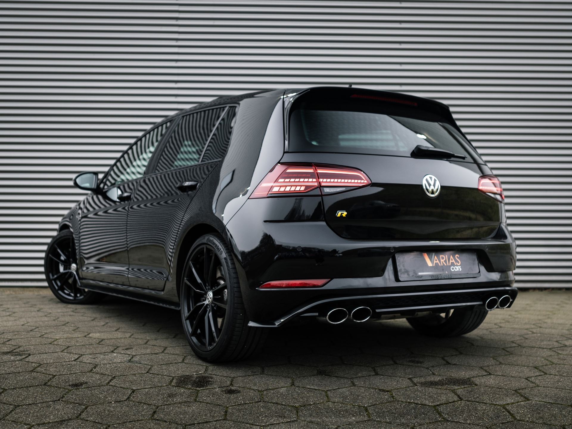 
Volkswagen Golf 2.0 TSI 4Motion R vol									