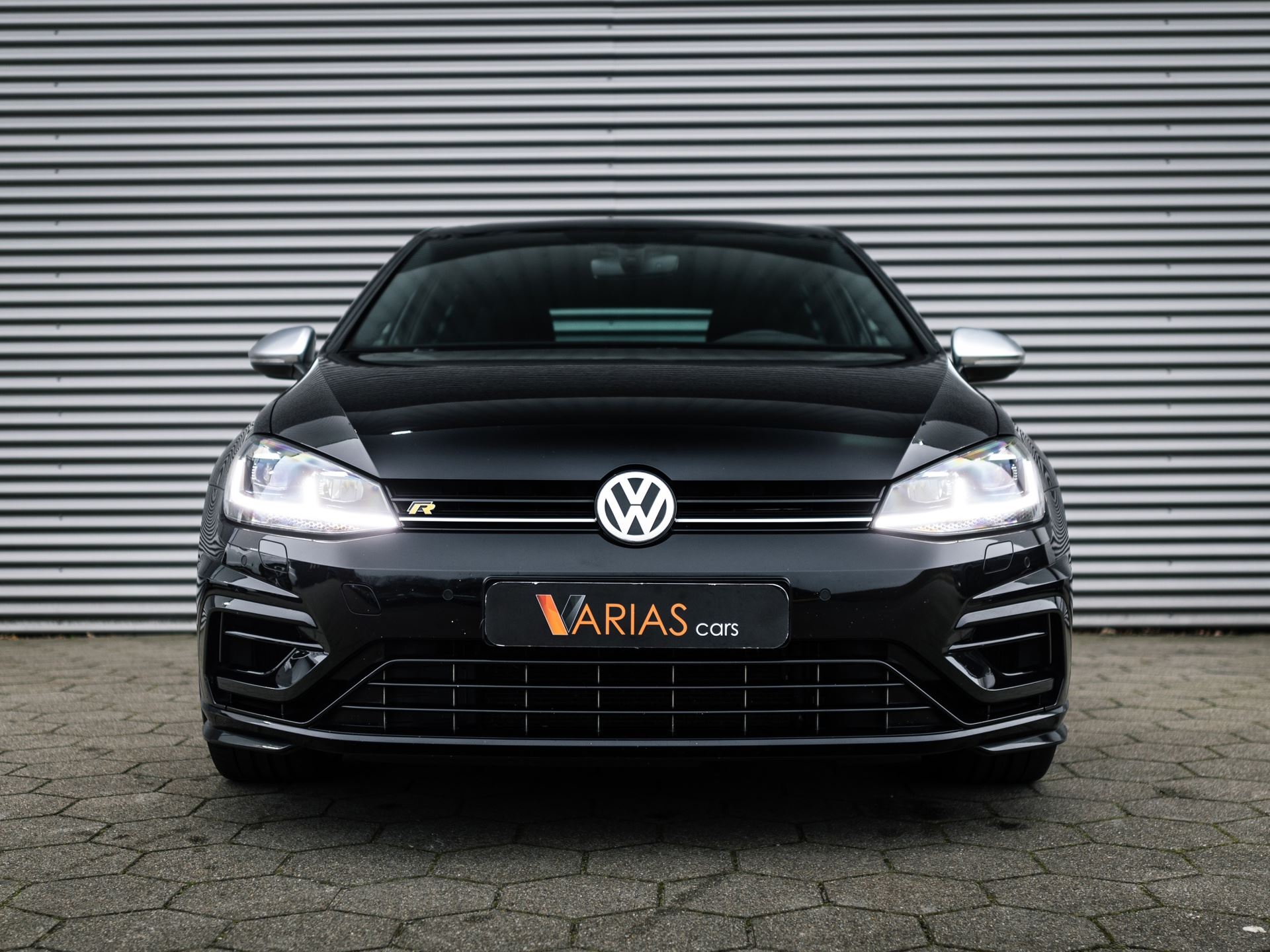 
Volkswagen Golf 2.0 TSI 4Motion R vol									