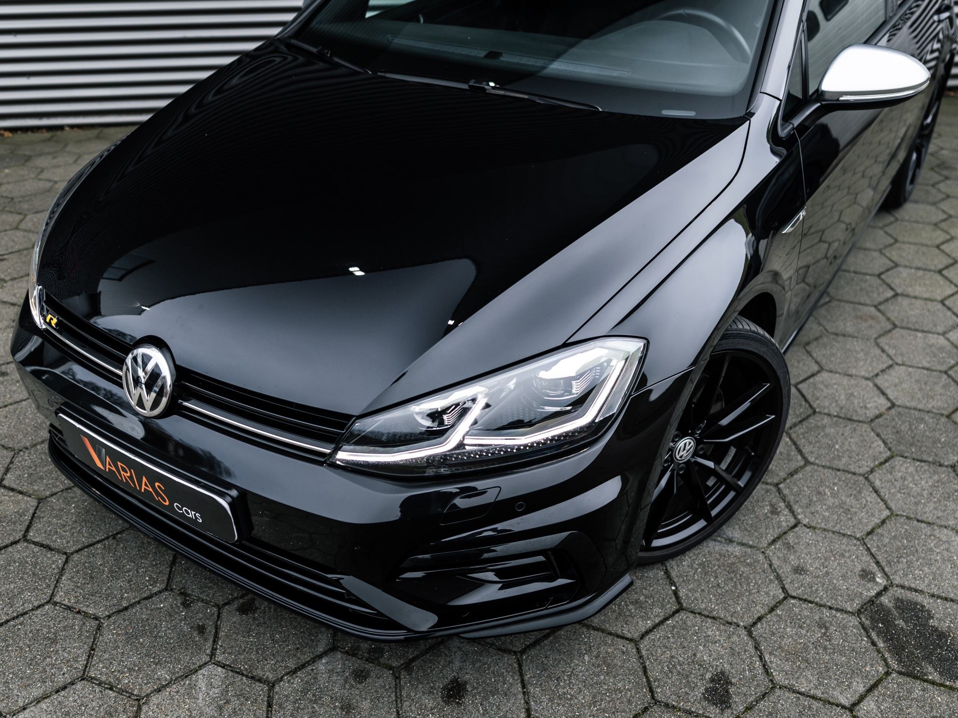 
Volkswagen Golf 2.0 TSI 4Motion R vol									