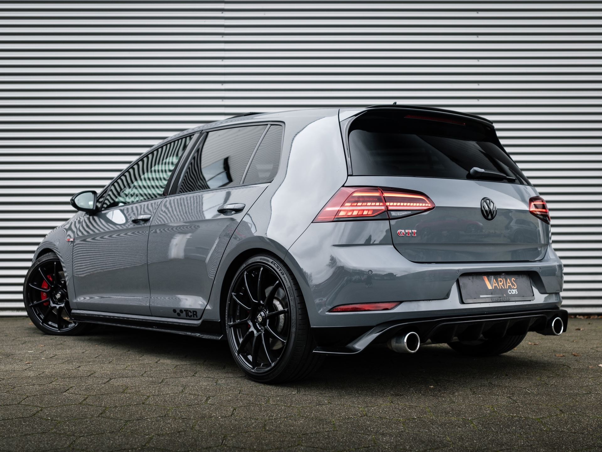 
Volkswagen Golf 2.0 TSI GTI TCR vol									