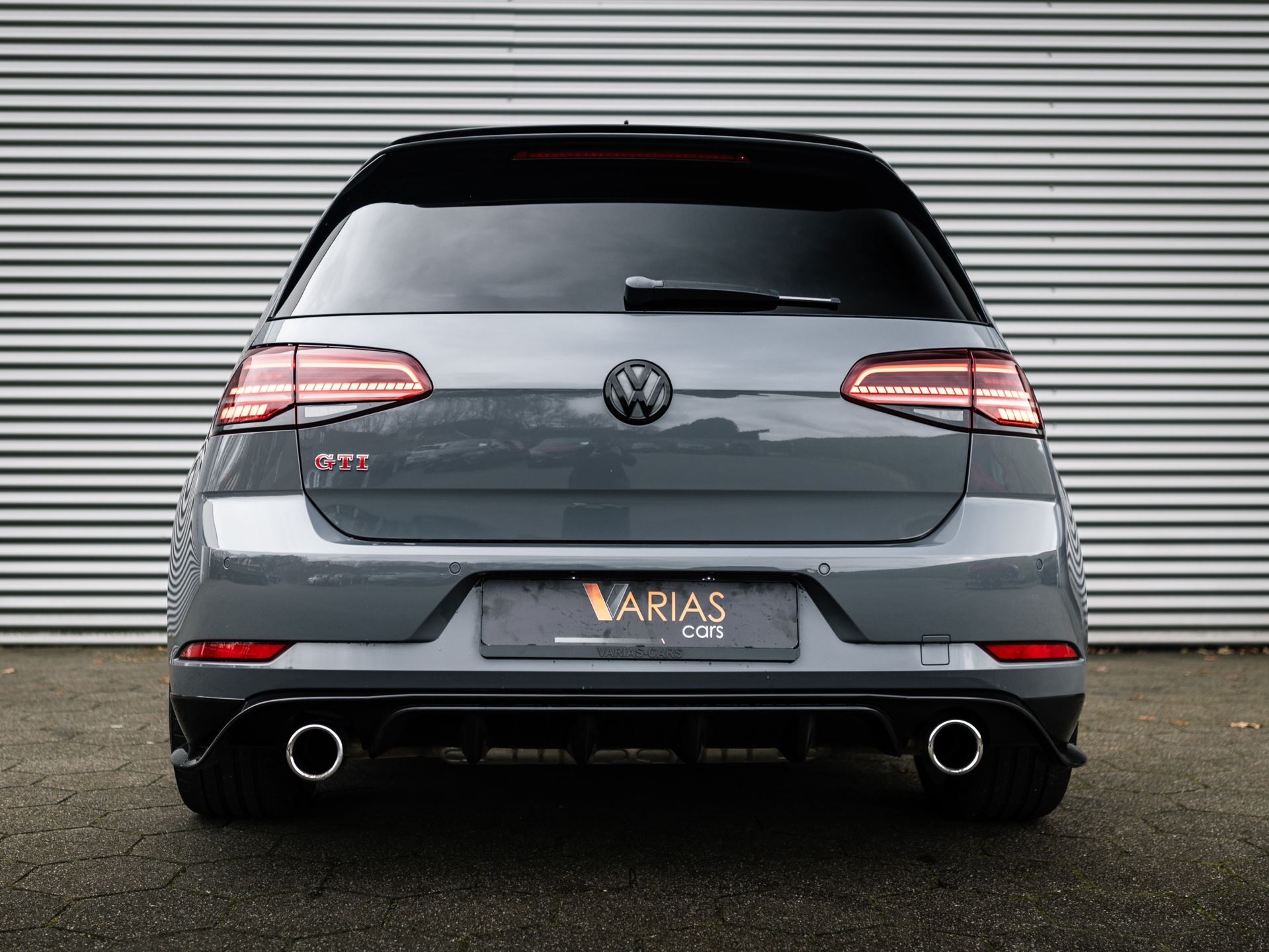 
Volkswagen Golf 2.0 TSI GTI TCR vol									