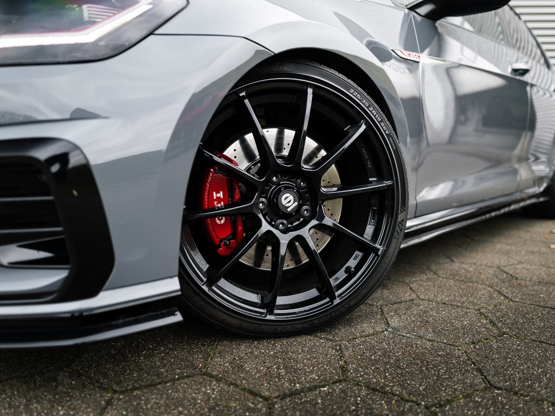 
Volkswagen Golf 2.0 TSI GTI TCR vol									