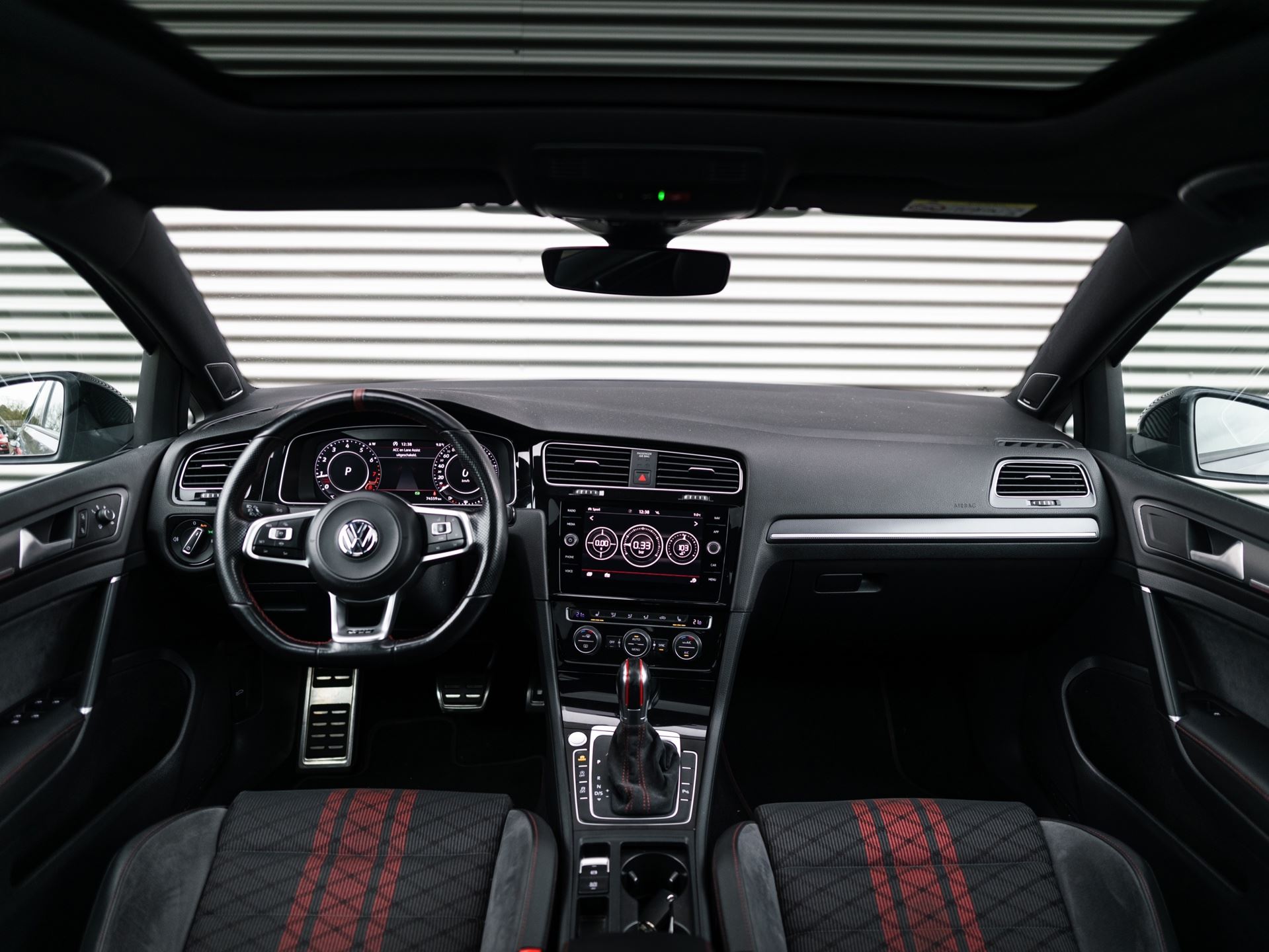 
Volkswagen Golf 2.0 TSI GTI TCR vol									