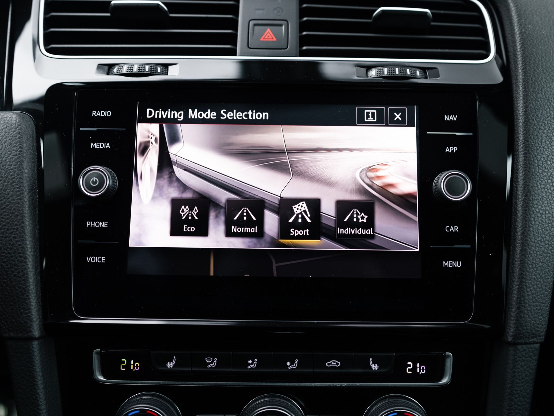 
Volkswagen Golf 2.0 TSI GTI TCR vol									