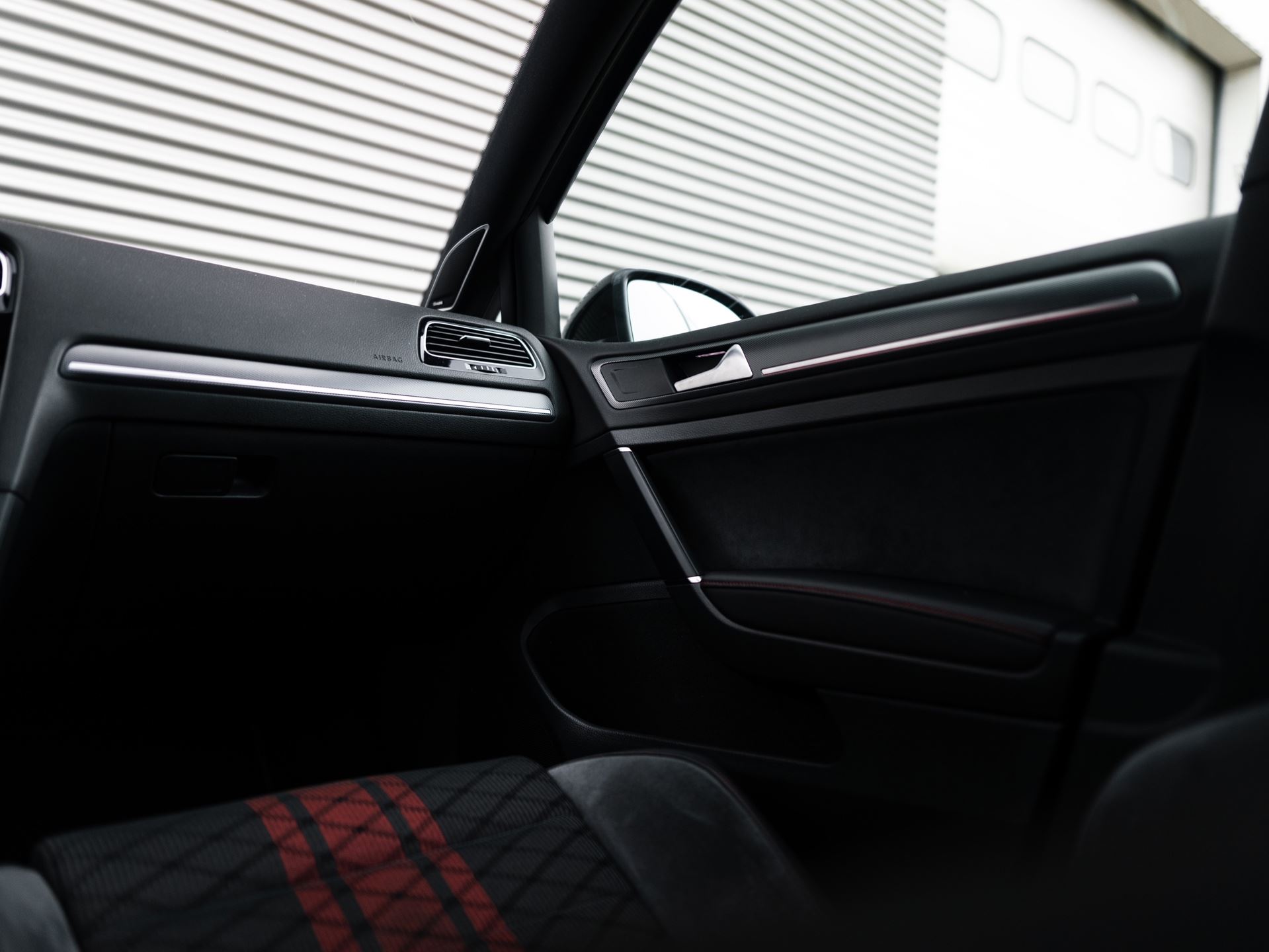 
Volkswagen Golf 2.0 TSI GTI TCR vol									