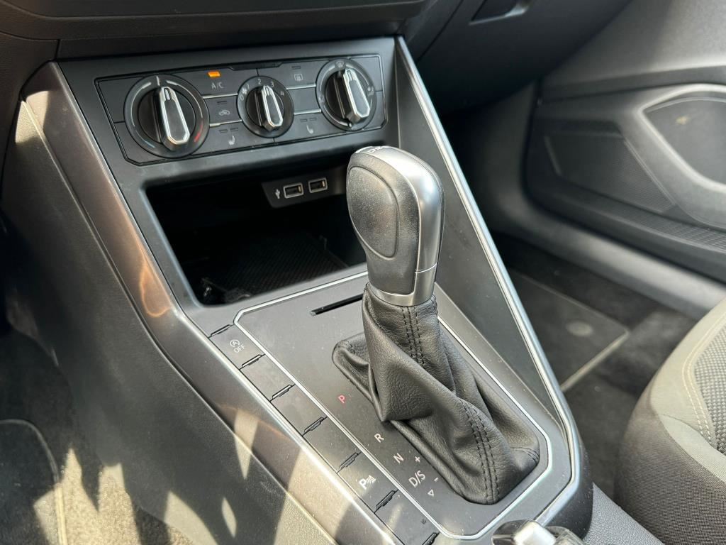 
Volkswagen Polo 1.0 TSI Highline Dsg vol									