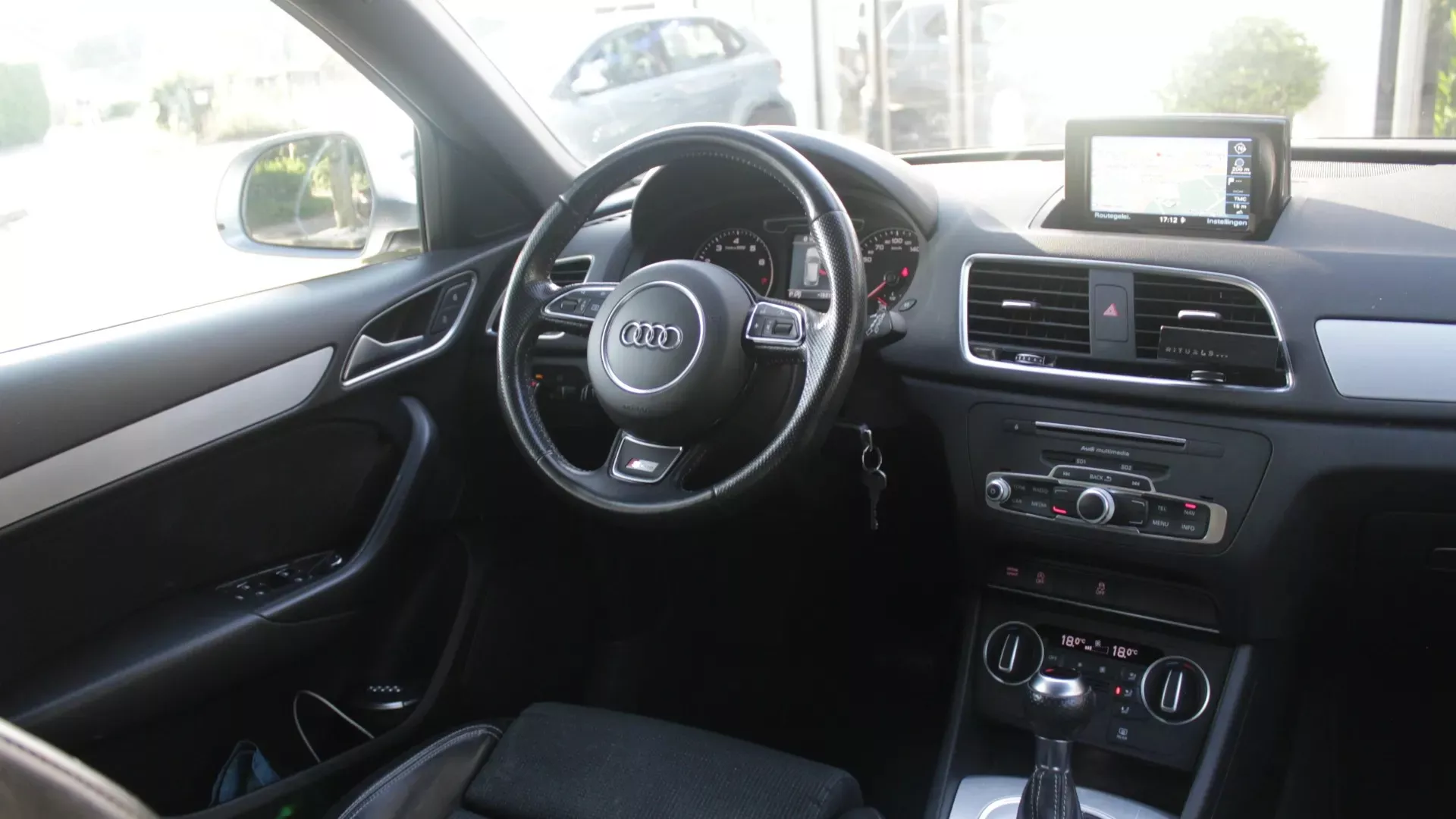 
Audi Q3 1.4 TFSI CoD vol									