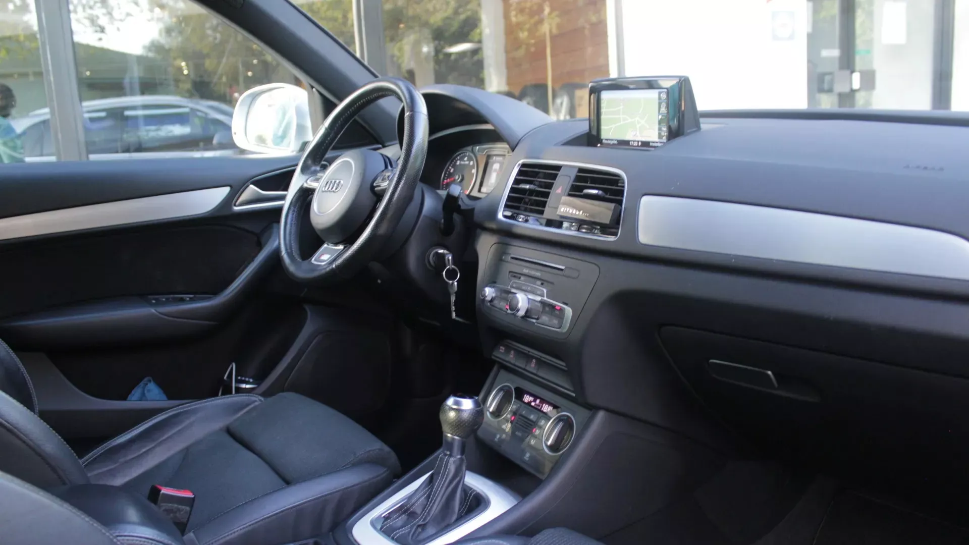 
Audi Q3 1.4 TFSI CoD vol									