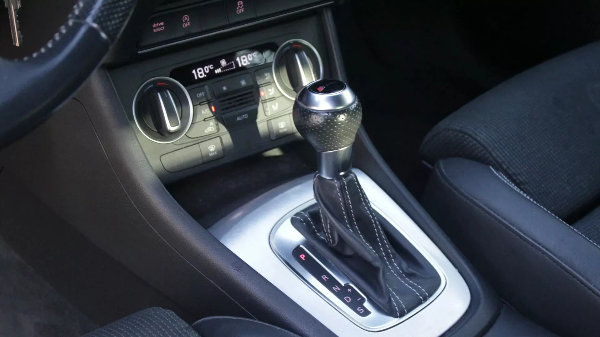 
Audi Q3 1.4 TFSI CoD vol									