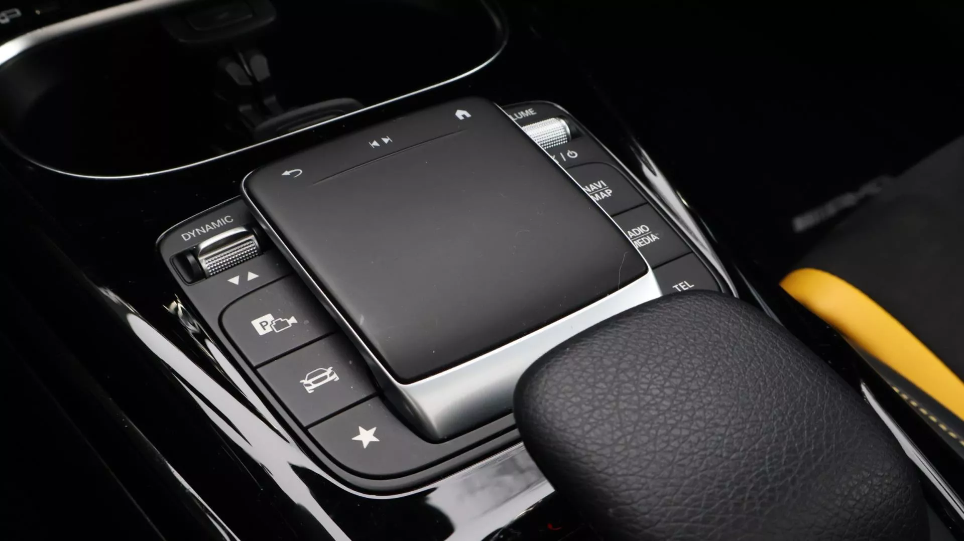 
Mercedes-Benz CLA-Klasse AMG 45 S 4MATIC+ Premium Plus vol									