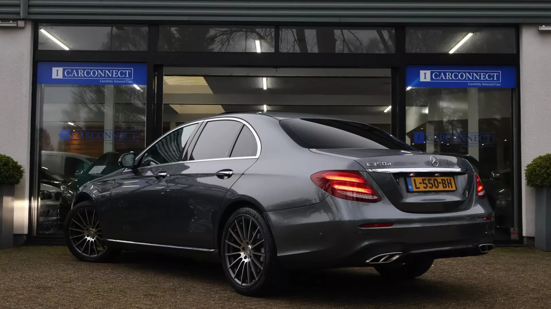 
Mercedes-Benz E-Klasse 350 d AMG-line vol									