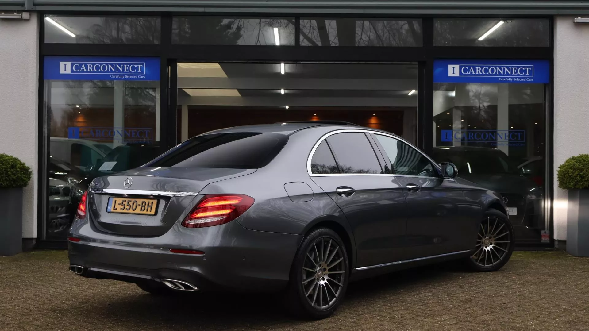 
Mercedes-Benz E-Klasse 350 d AMG-line vol									