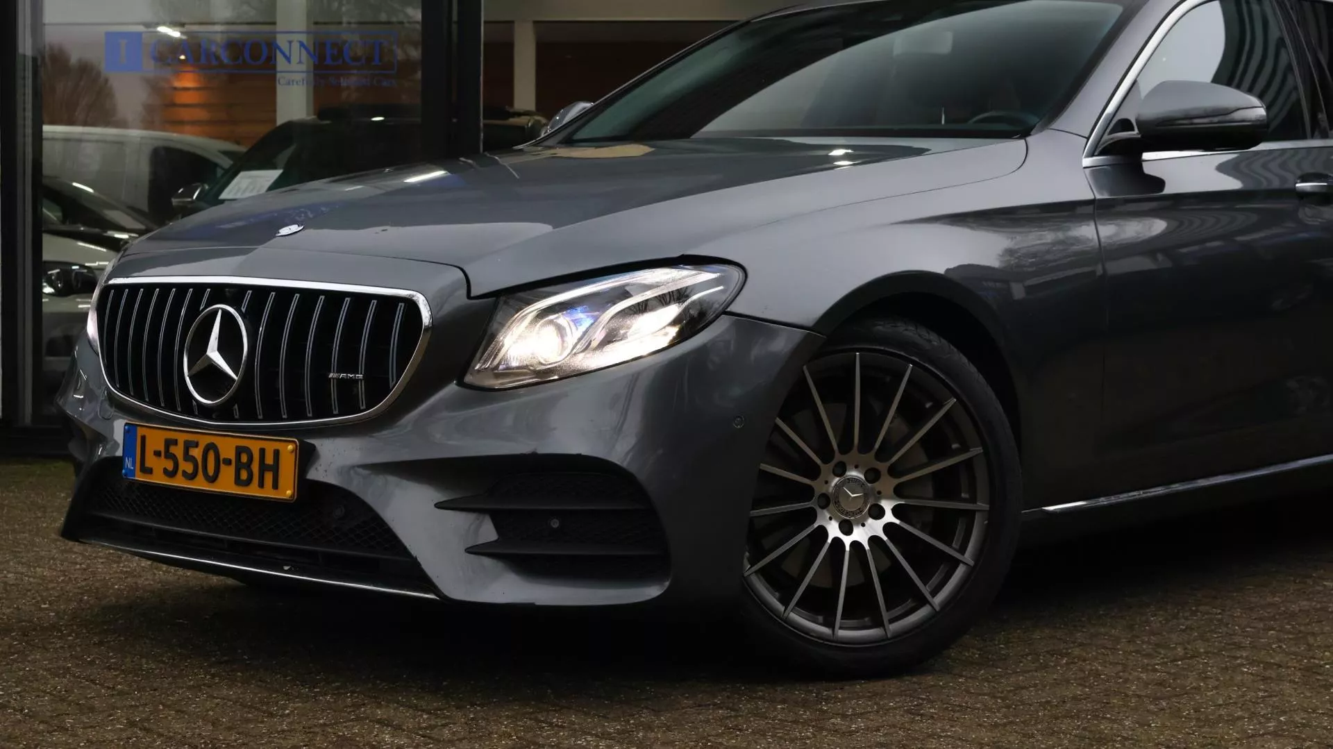 
Mercedes-Benz E-Klasse 350 d AMG-line vol									