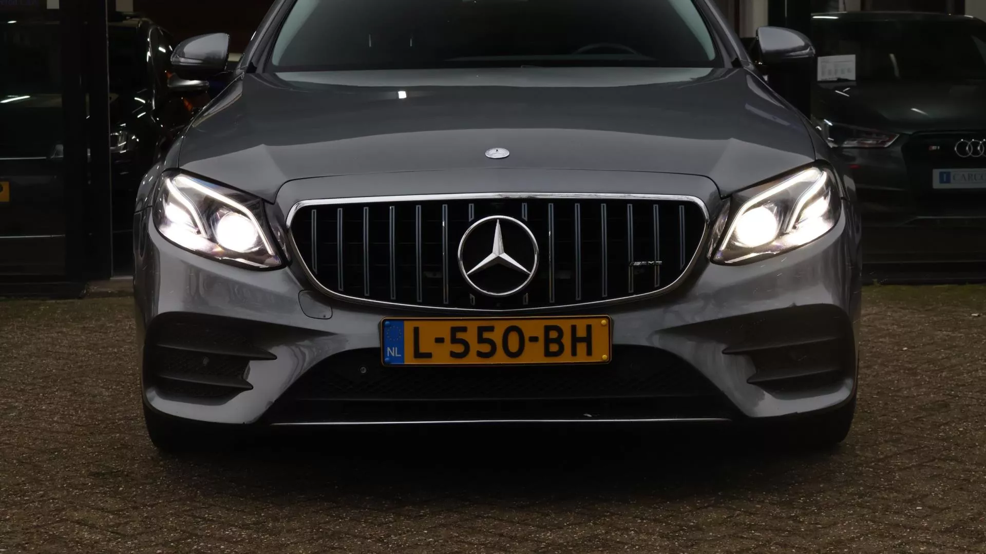
Mercedes-Benz E-Klasse 350 d AMG-line vol									