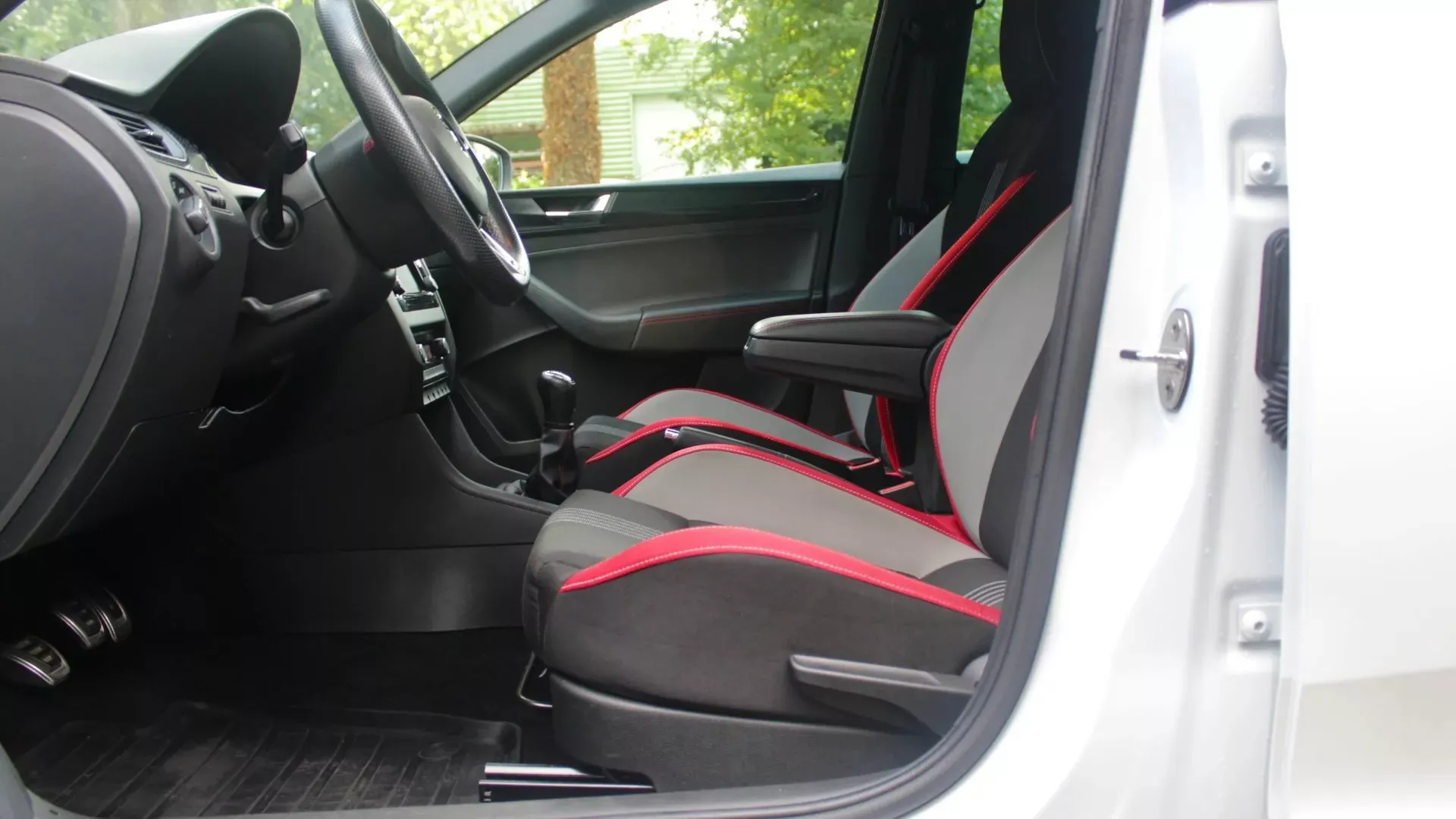 
Skoda Rapid Spaceback 1.0 TSI Monte Carlo vol									