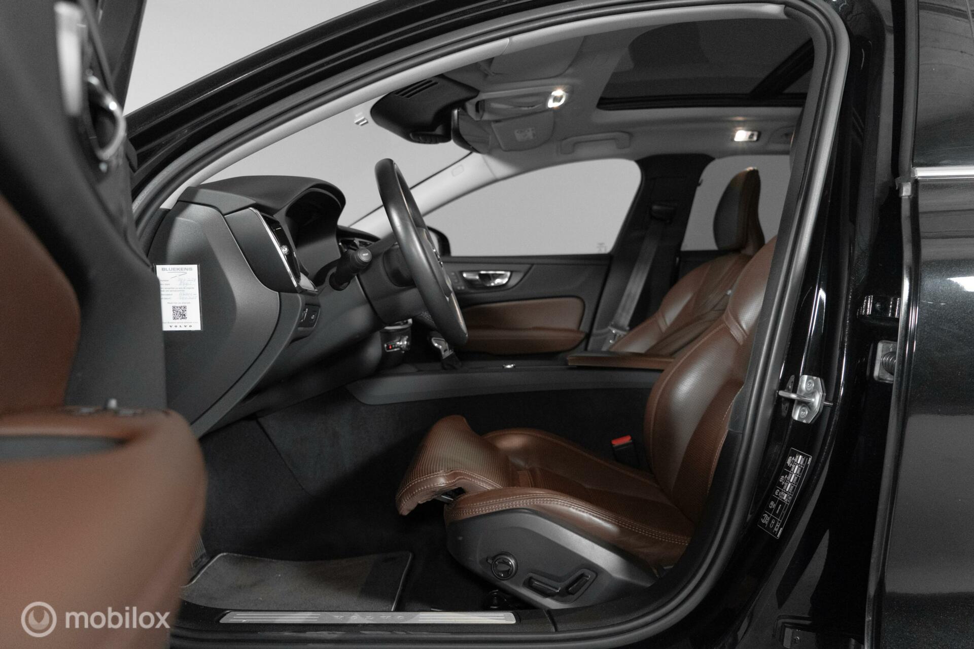 
Volvo V60 2.0 T5 R-Design vol									