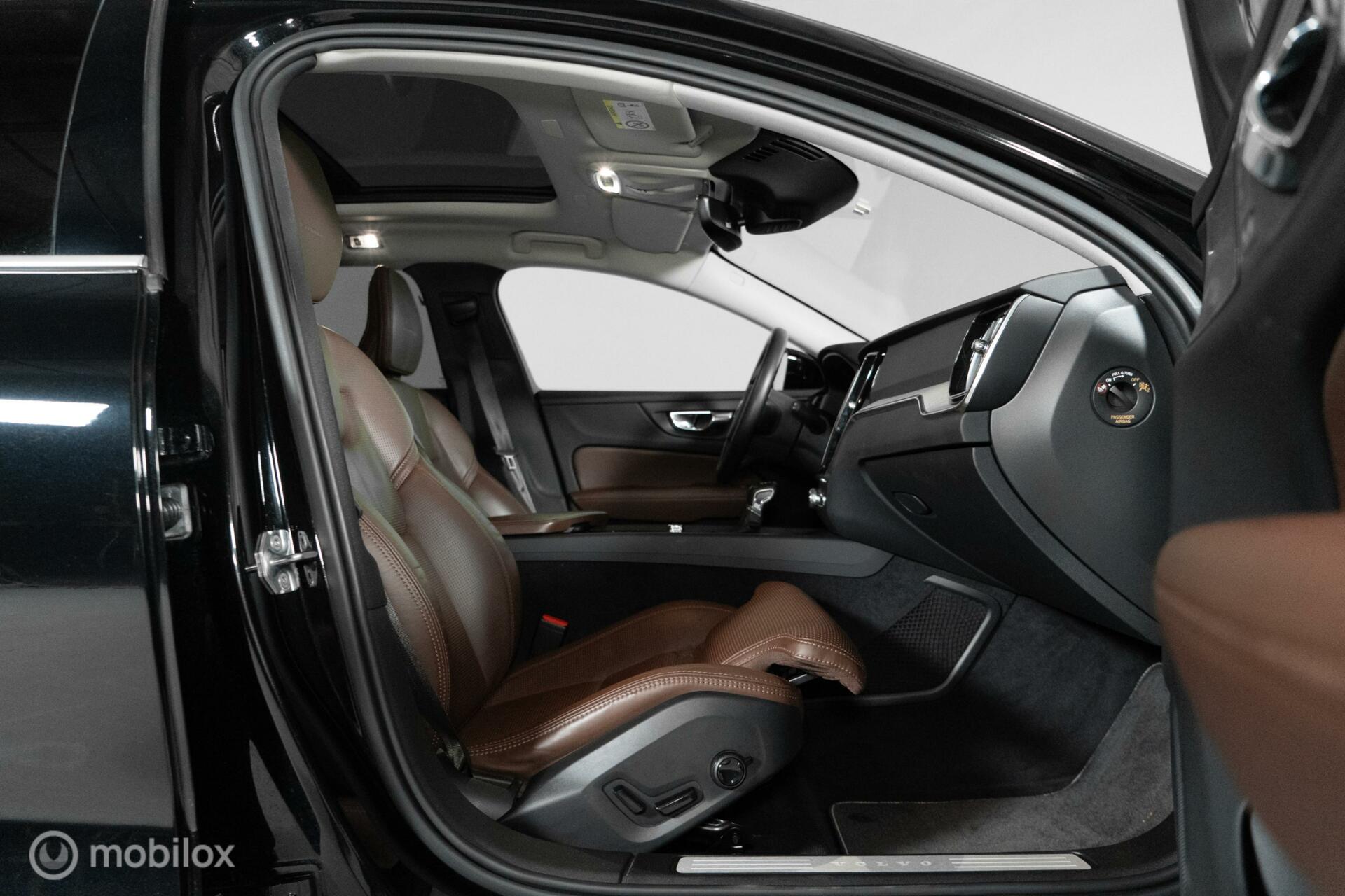 
Volvo V60 2.0 T5 R-Design vol									