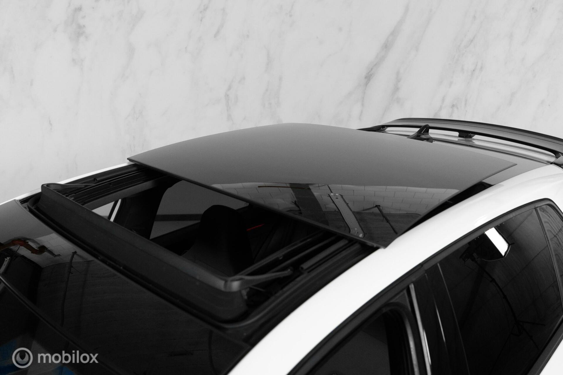 
Volkswagen Golf GTI 2.0 TSI vol									