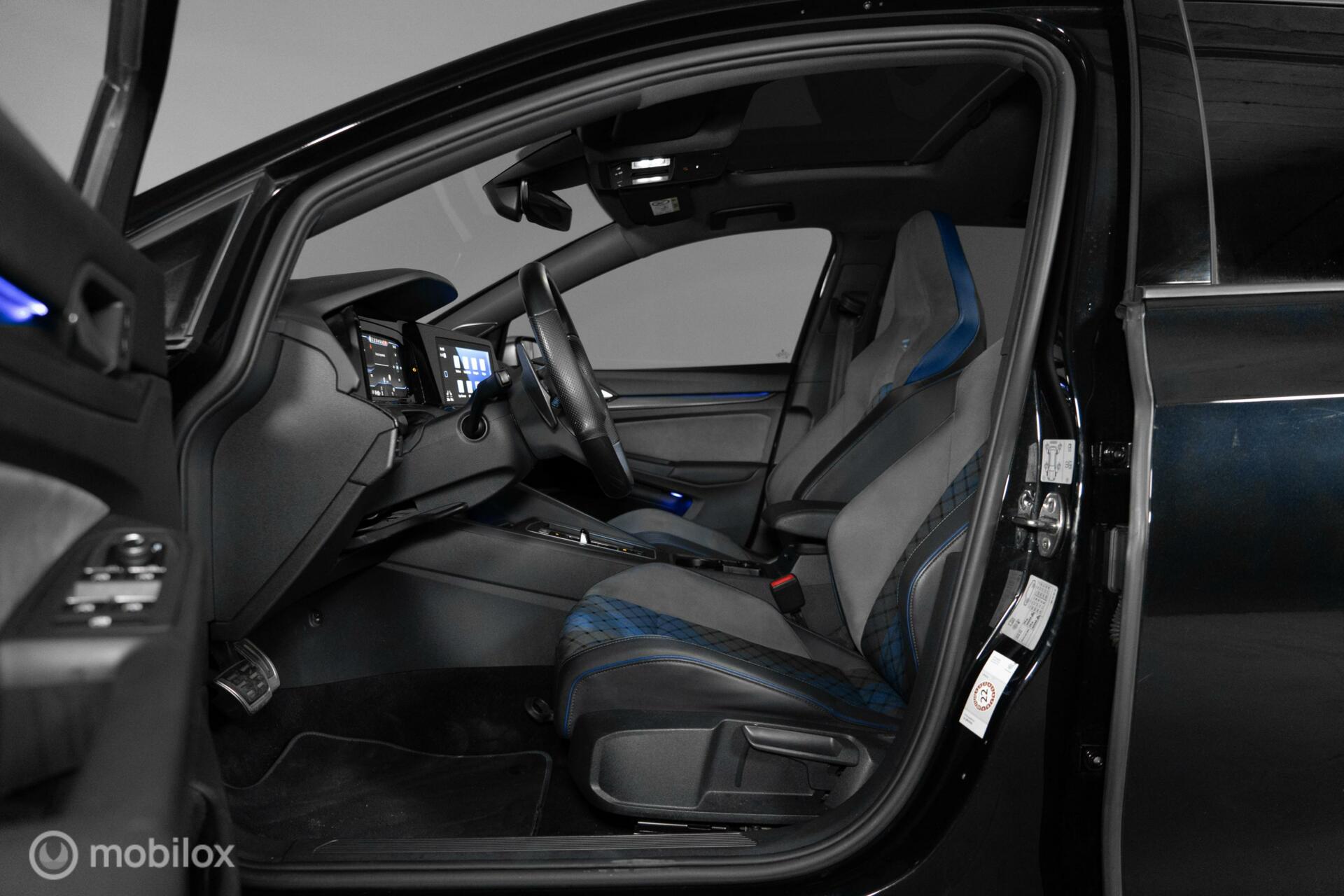 
Volkswagen Golf R 2.0 TSI 4Motion AKRA vol									