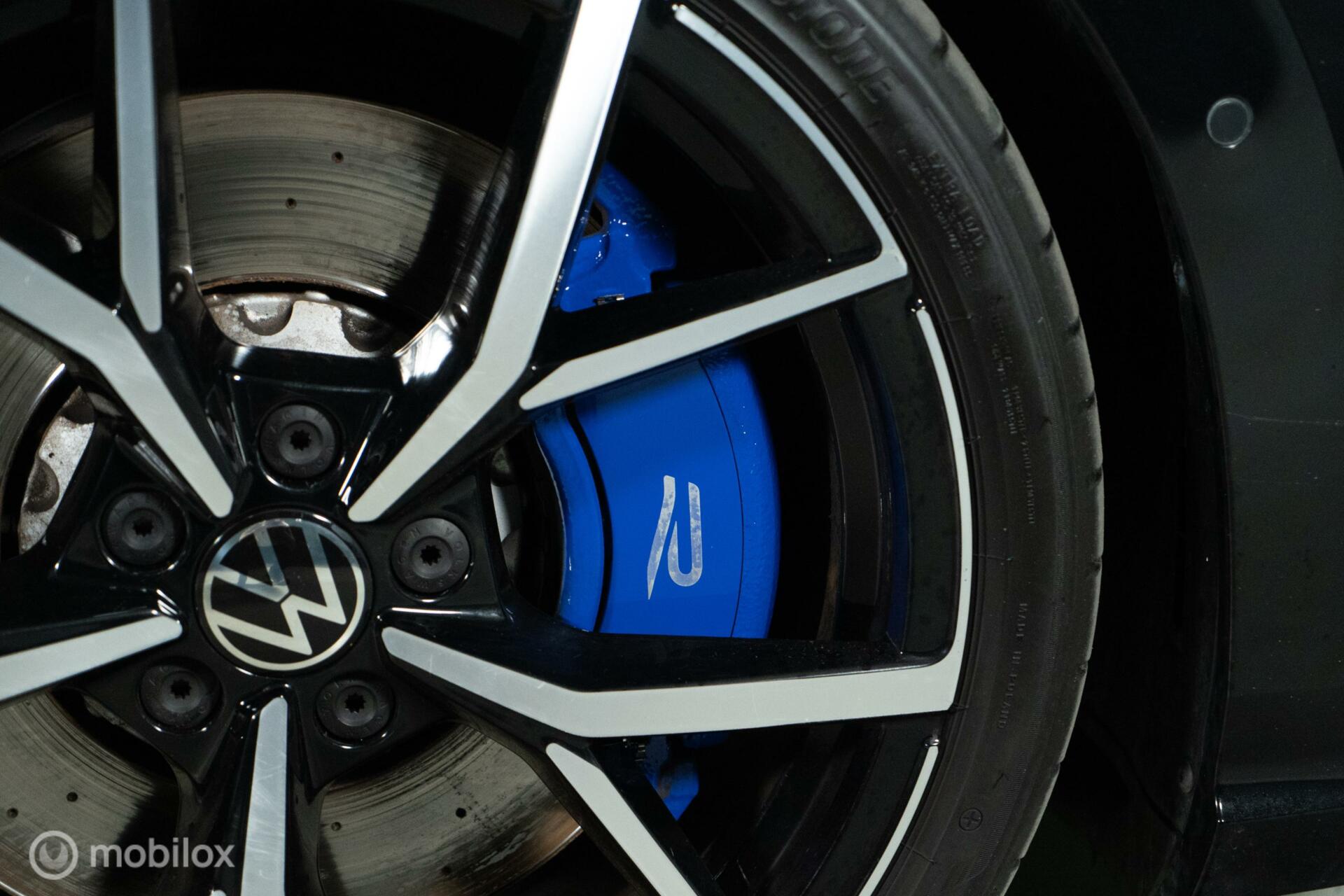 
Volkswagen Golf R 2.0 TSI 4Motion AKRA vol									