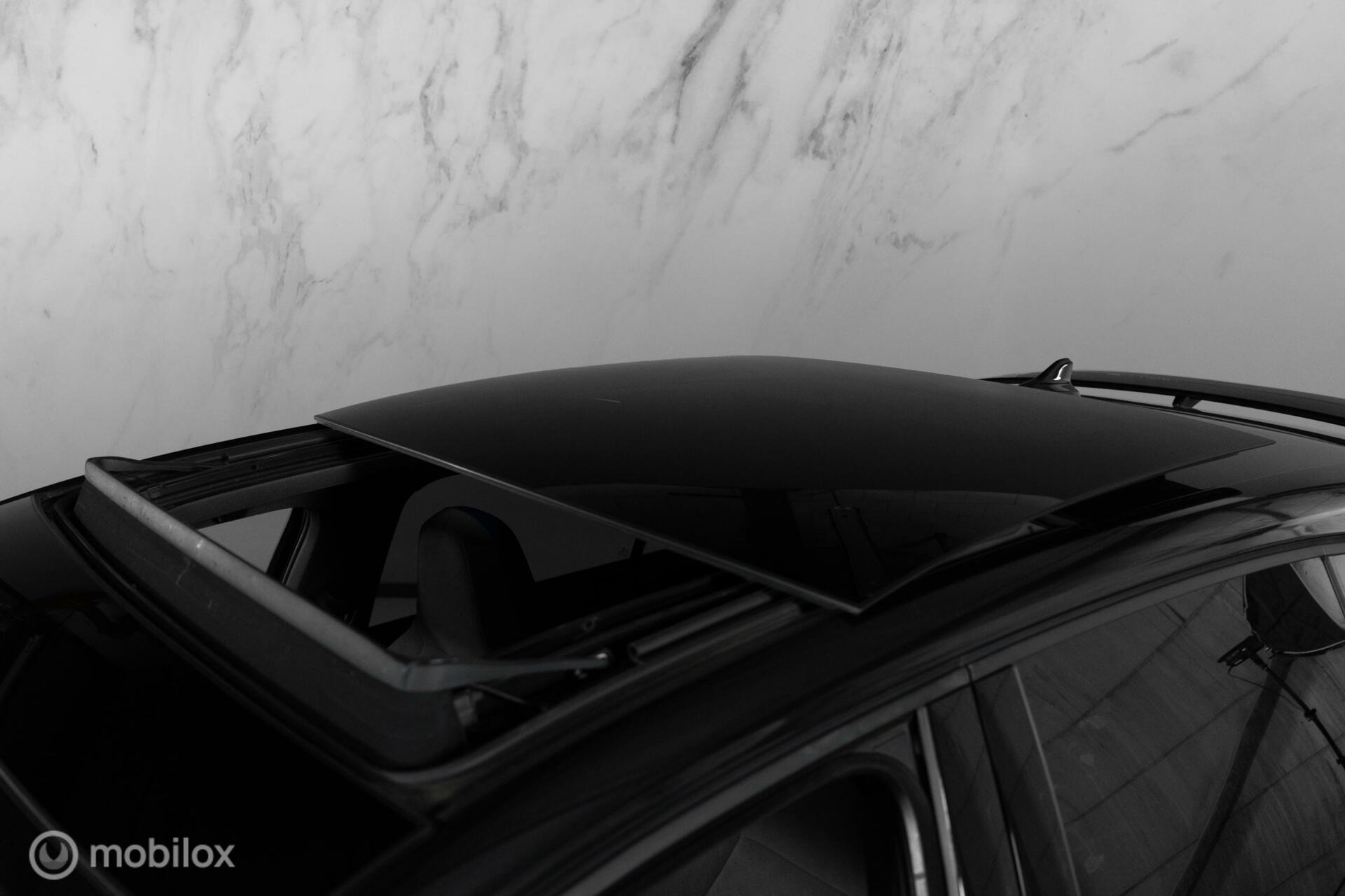 
Volkswagen Golf R 2.0 TSI 4Motion AKRA vol									