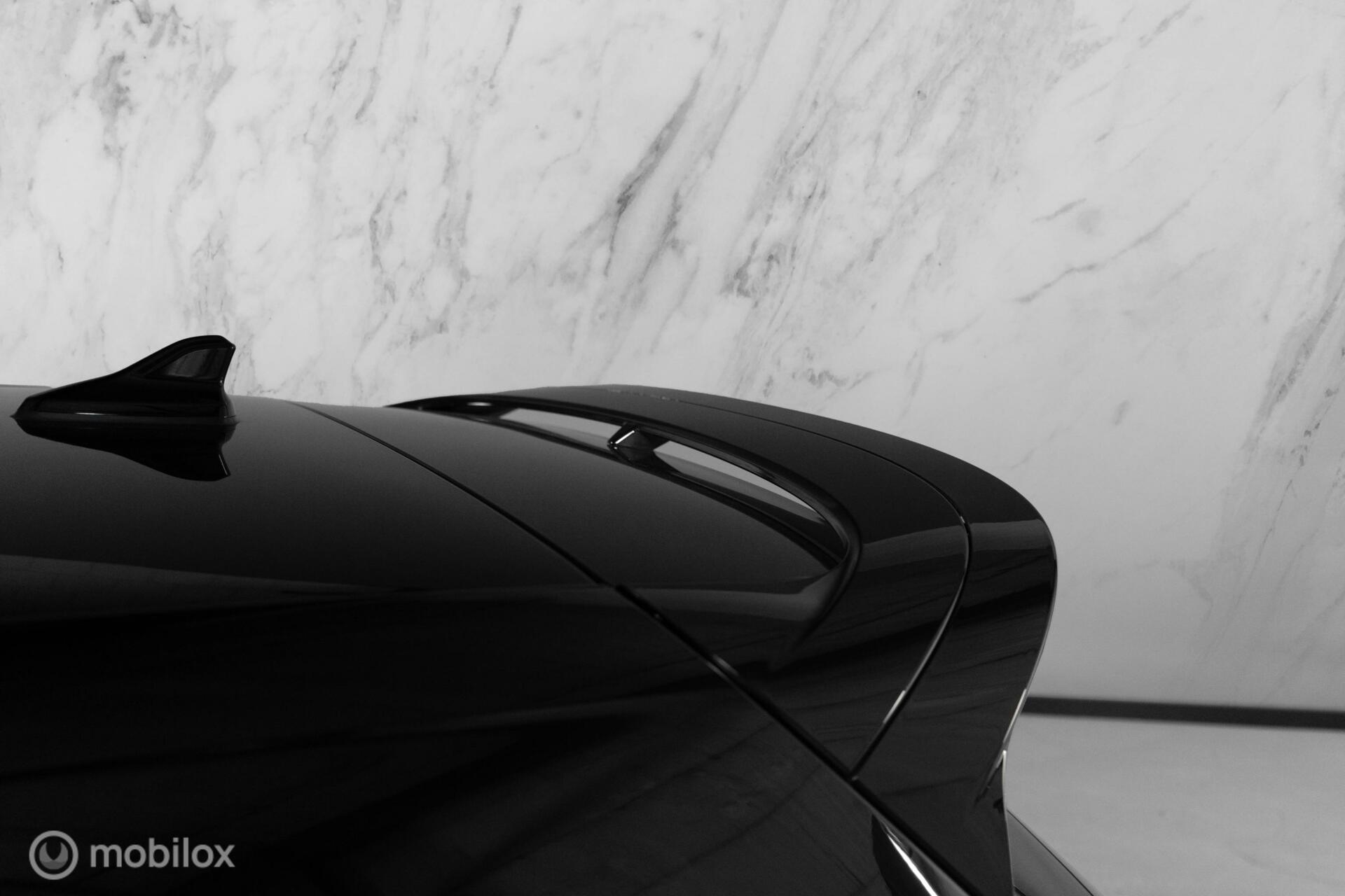 
Volkswagen Golf R 2.0 TSI 4Motion AKRA vol									