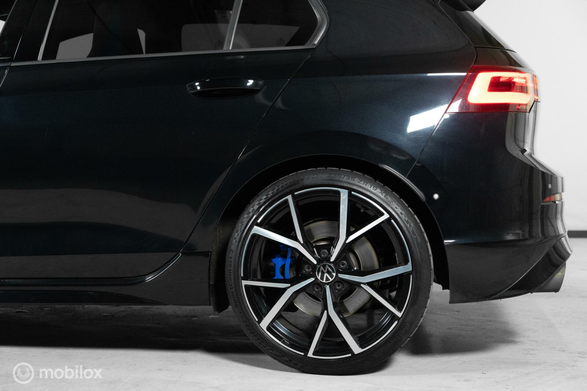 
Volkswagen Golf R 2.0 TSI 4Motion AKRA vol									