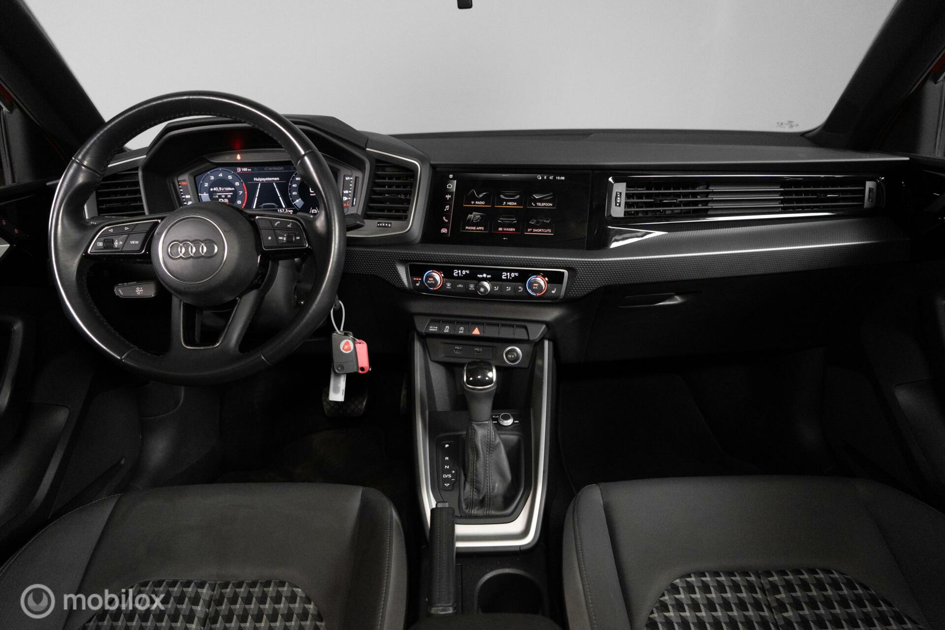 
Audi A1 30 TFSI S-Line vol									