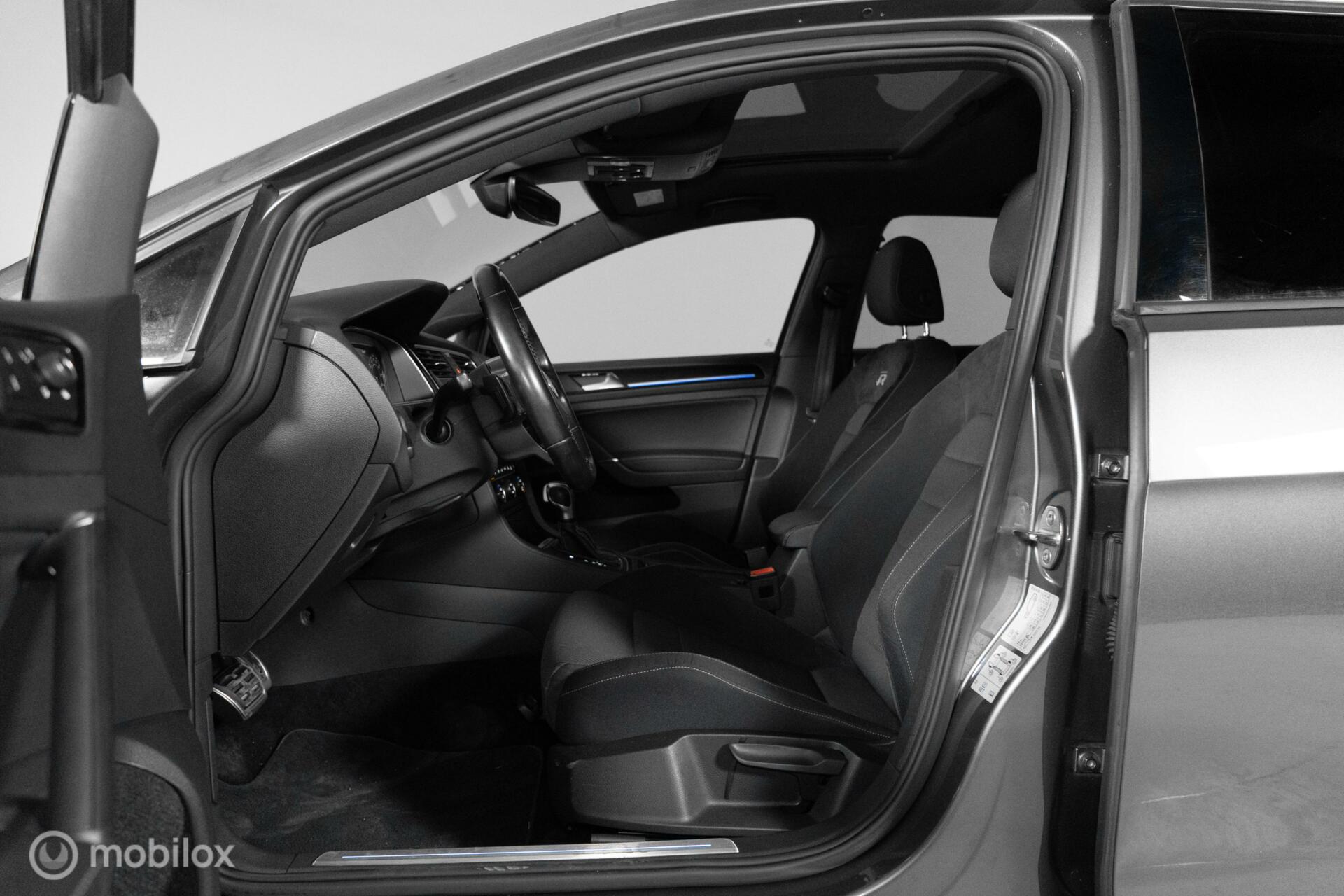 
Volkswagen Golf R 2.0 TSI R Motion vol									